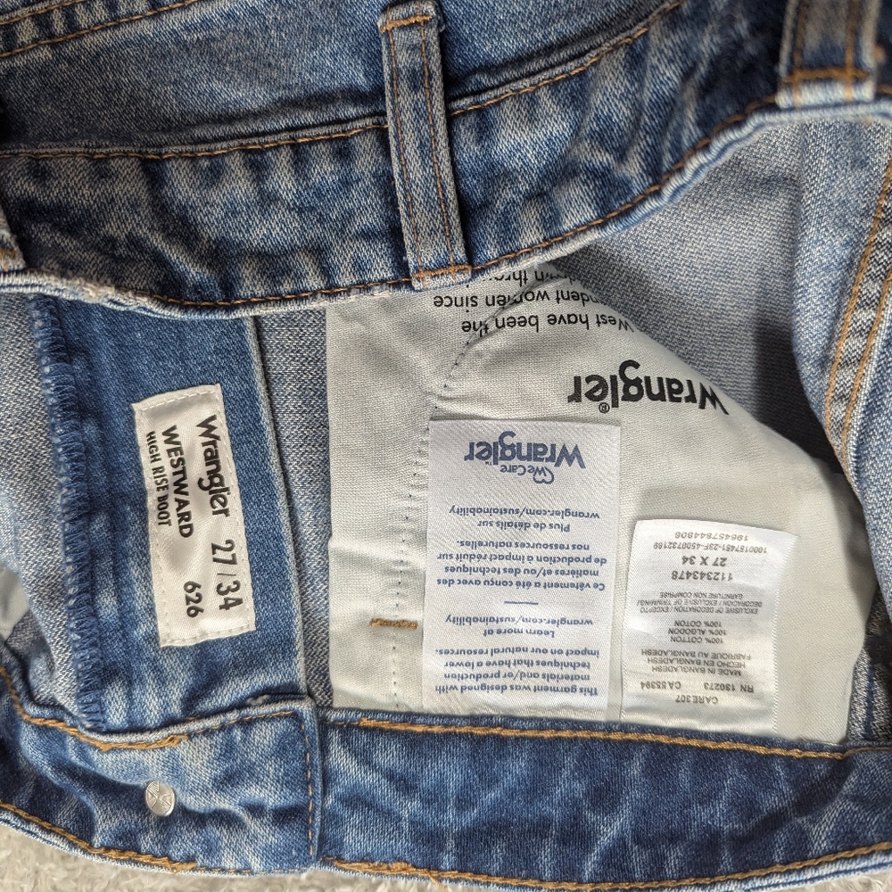 Wrangler Light Blue High-Rise Wide Leg Jeans - Picture 8 of 9